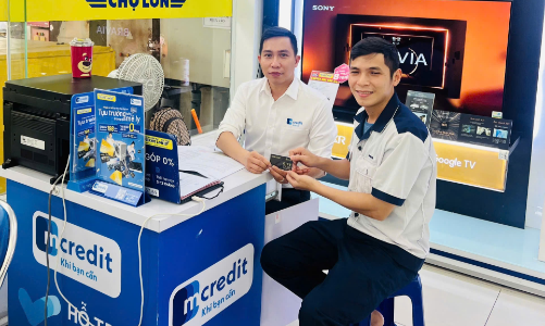 Mcredit sẻ chia cùng đồng bào bị ảnh hưởng bởi bão lũ