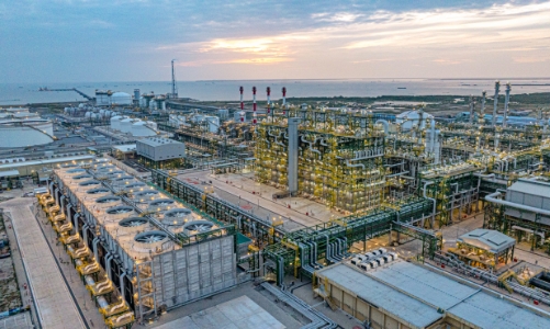 Tổ hợp hóa dầu tích hợp đầu tiên tại Việt Nam chính thức vận hành thương mại