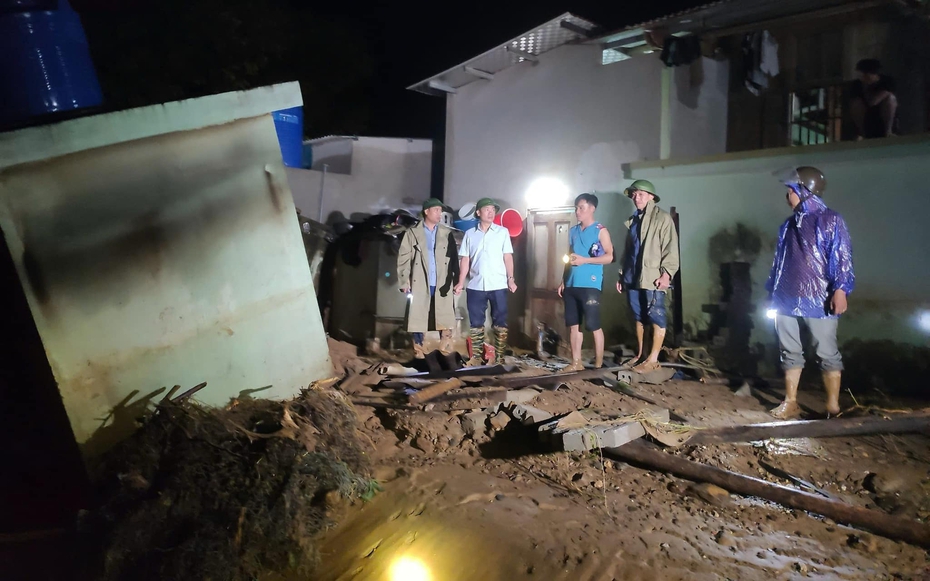 Nhiều nh&agrave; d&acirc;n, trường học bị thiệt hại nặng nề