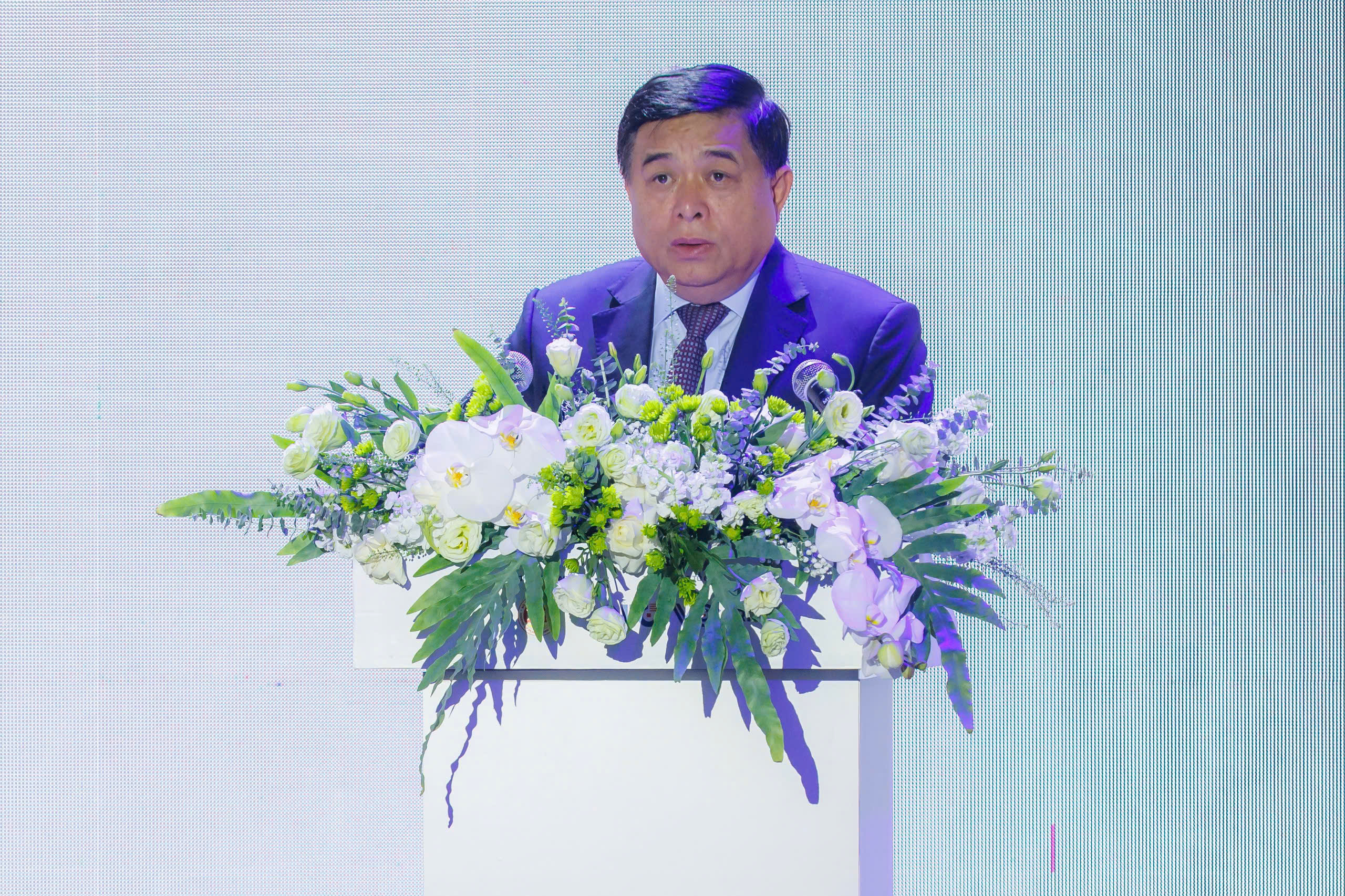 Bộ trưởng Nguyễn Ch&iacute; Dũng đ&aacute;nh gi&aacute; cao những kết quả bước đầu của NIC trong h&agrave;nh tr&igrave;nh d&agrave;i sắp tới.