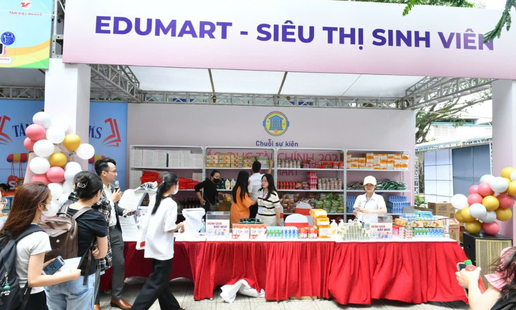 Sự kiện thu hút nhiều sinh viên tại Hà Nội tham dự.