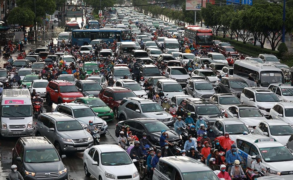 TP.HCM sẽ triển khai thu phí ô tô vào trung tâm thành phố sau khi 7 tuyến metro đi vào hoạt động. Ảnh minh họa.
