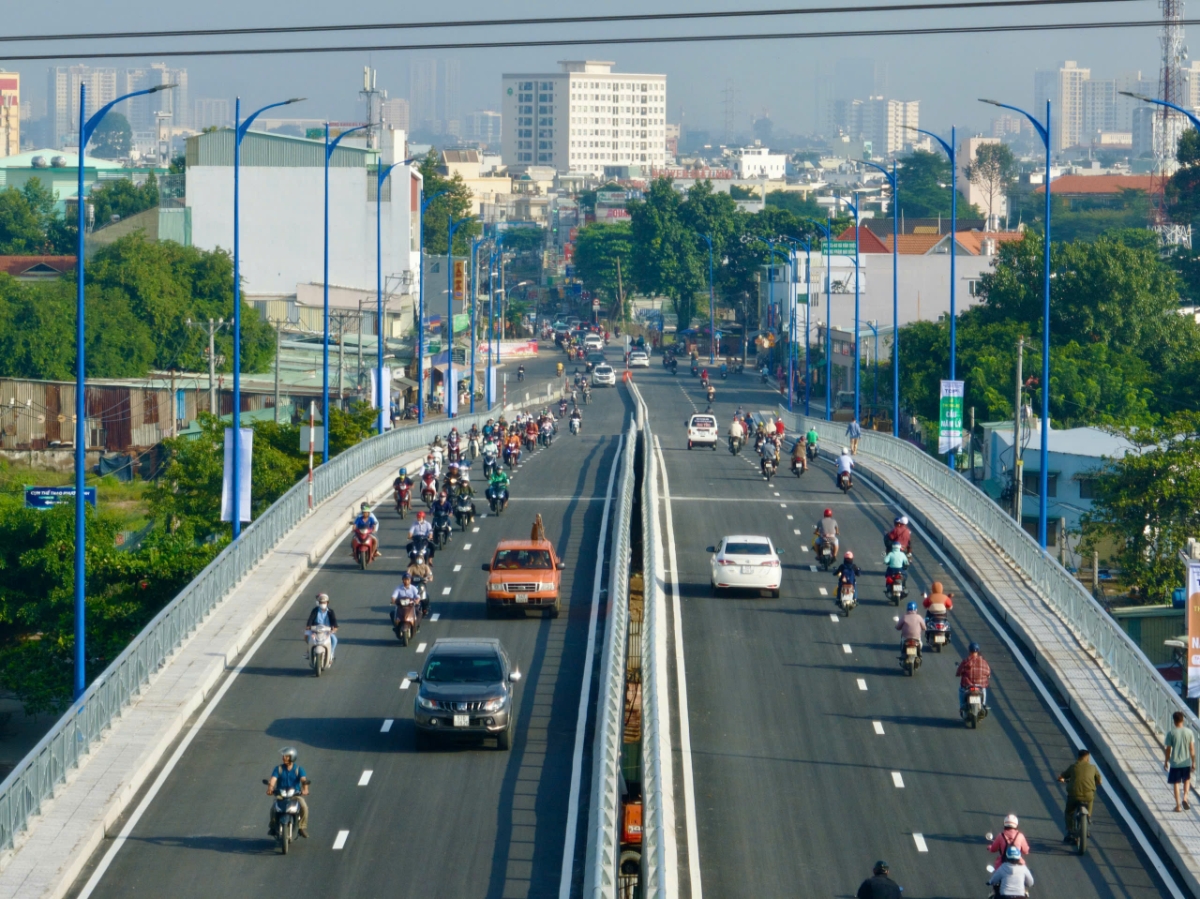 Cầu Nam Lý chính thức thông xe vào sáng ngày 2/10/2024.