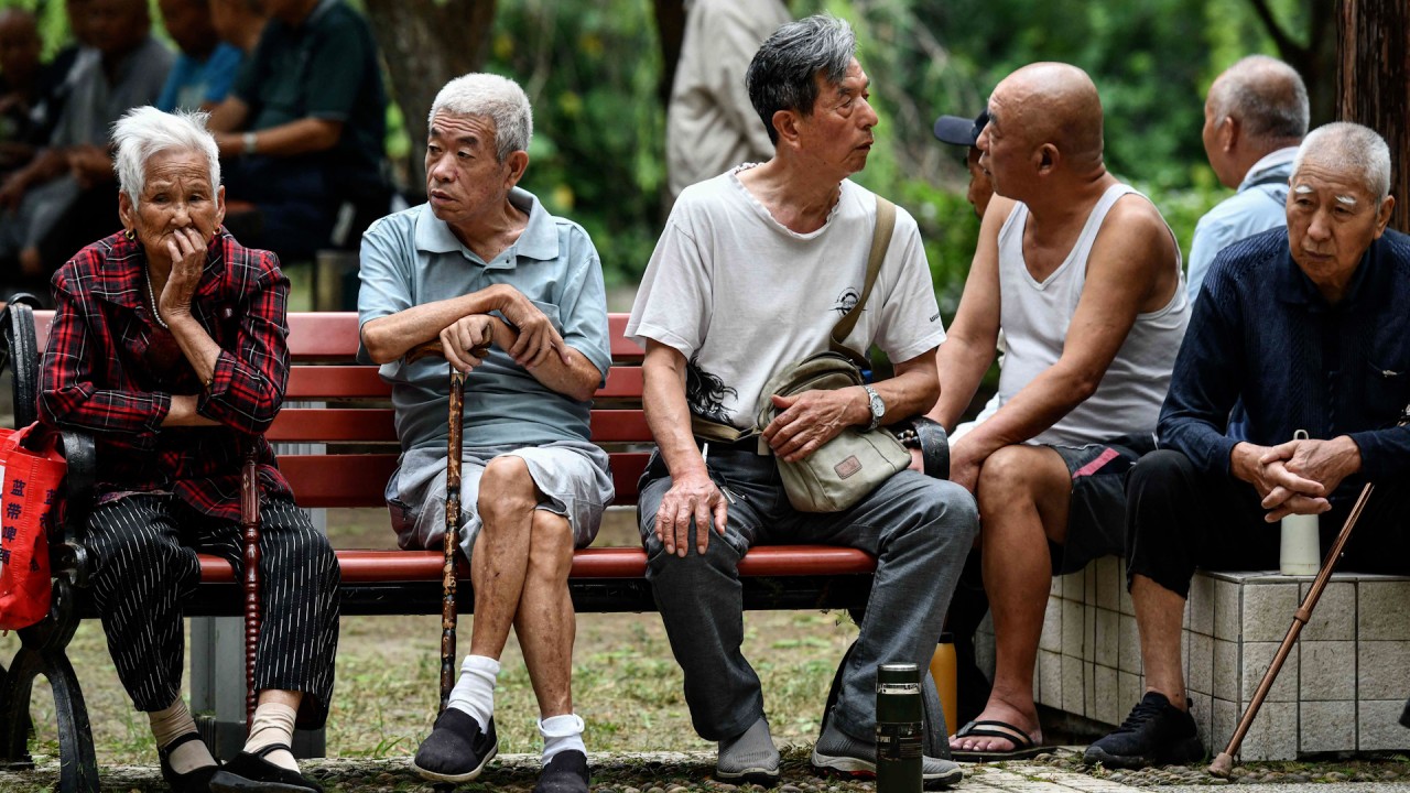 Theo Tổng Cục Thống kê Trung Quốc, trong giai đoạn từ năm 1982-2023, tuổi thọ bình quân của người Trung Quốc tăng từ 68 tuổi lên 78,6 tuổi và tỷ lệ người từ 65 tuổi trở lên tăng từ 4,9% lên 15,4% - Ảnh: Xinhua