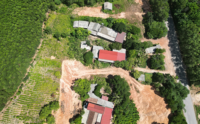 Một điểm mặt bằng c&ograve;n vướng mắc tại x&atilde; Trường Thủy, huyện Lệ Thủy. Ảnh A.Tuấn