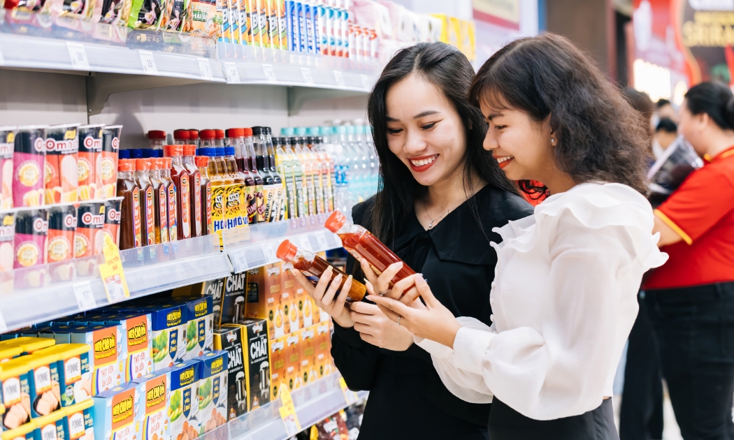 Khách mời trải nghiệm sản phẩm Masan Consumer tại sự kiện đại hội cổ đông.