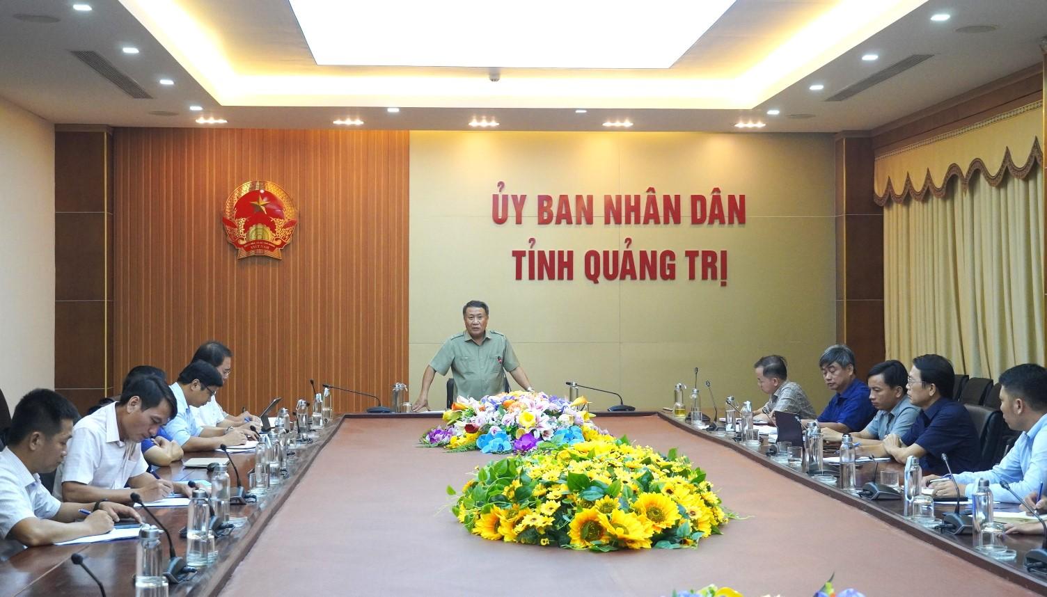 Ph&oacute; Chủ tịch Thường trực UBND tỉnh Quảng Trị H&agrave; Sỹ Đồng chủ tr&igrave; cuộc họp