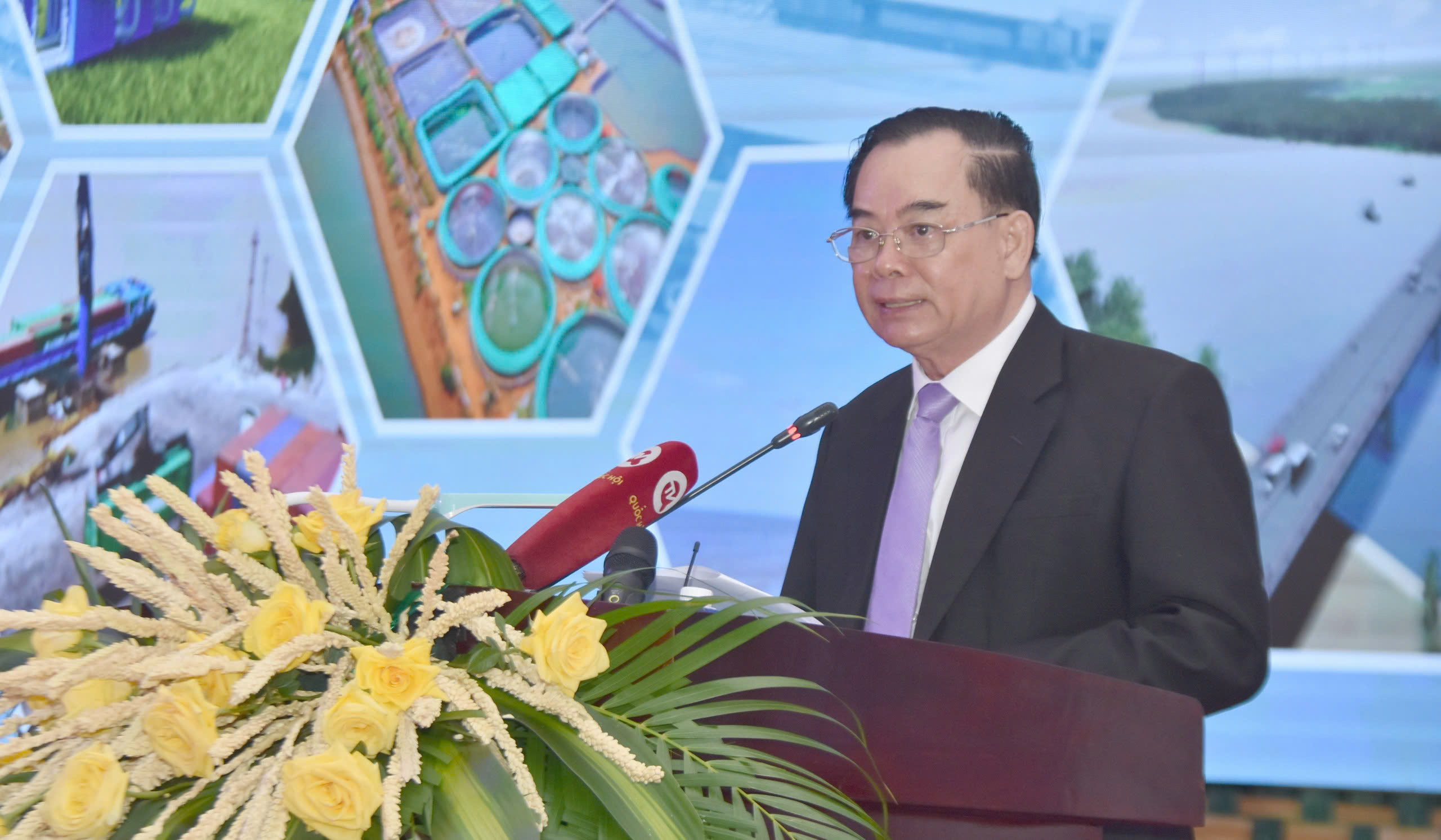 Chủ tịch UBND tỉnh Bến Tre Trần Ngọc Tam:&nbsp;&ldquo;Bến Tre dựa v&agrave;o nội lực l&agrave; nền tảng, cơ bản l&acirc;u d&agrave;i v&agrave; ngoại lực l&agrave; quan trọng, đột ph&aacute;&rdquo;.