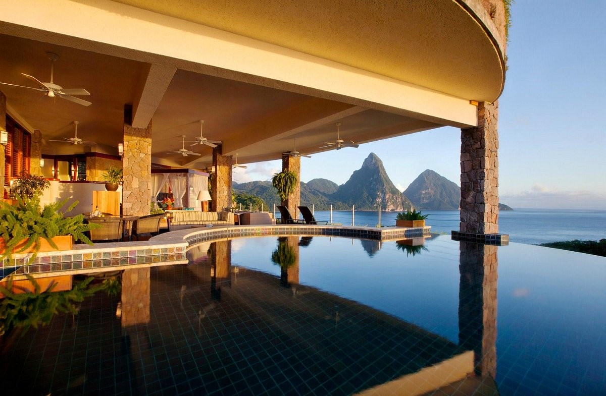 Jade Mountain St. Lucia là một trong những khu nghỉ dưỡng tích hợp nổi tiếng thế giới.
