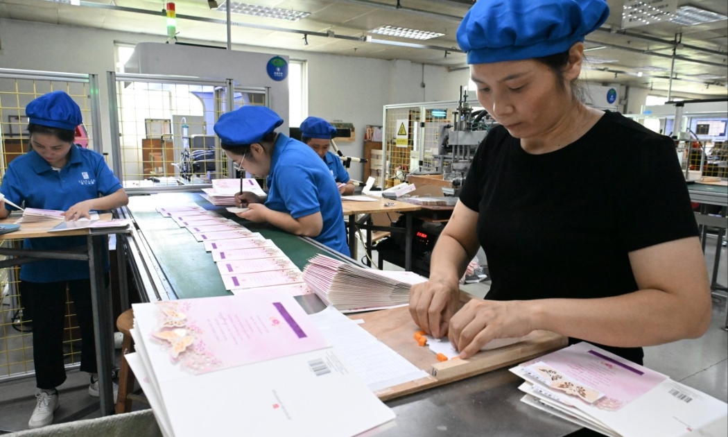 Mỹ và Eu vẫn phụ thuộc vào nhiều mặt hàng từ Trung Quốc bất chấp những nỗ lực hạn chế thương mại ở một số lĩnh vực - Ảnh: Getty Images