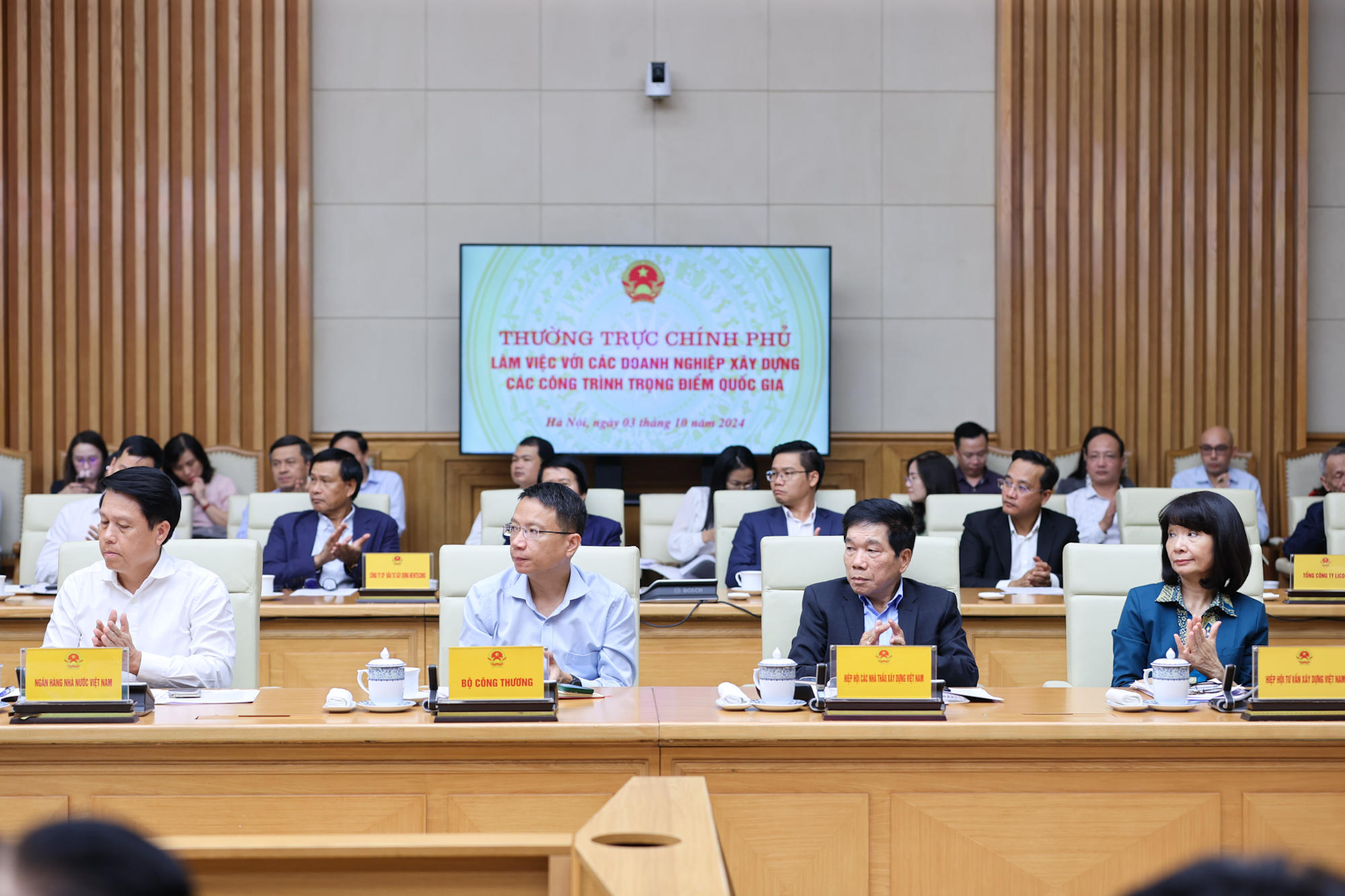 C&aacute;c đại biểu tham dự cuộc l&agrave;m việc - Ảnh: VGP