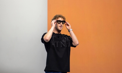 Mark Zuckerberg thành người giàu thứ hai thế giới