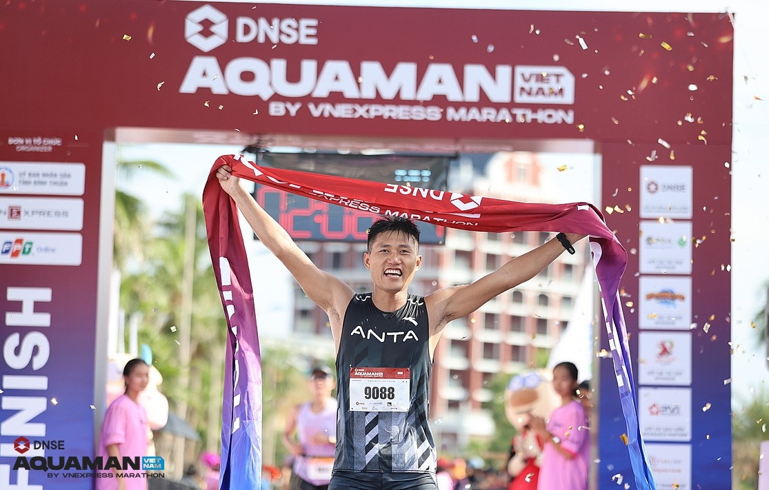 DNSE Aquaman Vietnam 2023 đã chứng kiến kỳ tích của 8 nhà vô địch các hạng mục, trong đó vận động viên Vũ Đình Duân (ảnh) là nhà vô địch nội dung Aquaman Solo nam.