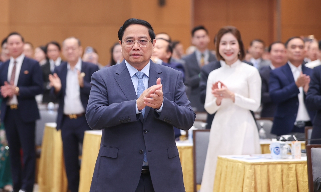 Thủ tướng tới cuộc gặp mặt các đại diện doanh nghiệp nhân ngày Doanh nhân Việt Nam - Ảnh: VGP