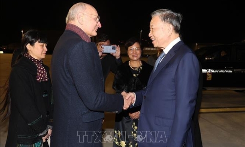 Tổng Bí thư, Chủ tịch nước bắt đầu dự Hội nghị Pháp ngữ và thăm chính thức Pháp