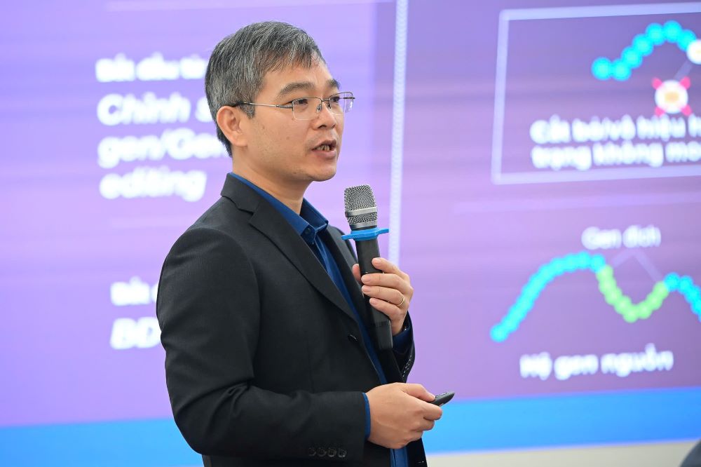 PGS.TS. Nguyễn Hữu Ninh: 