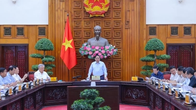 Gov't discusses North-South high-speed railway project