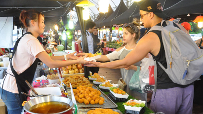 Retail sales show steady growth in nine-month period