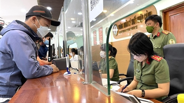 Cơ quan thuế đã ban hành 23.747 thông báo tạm hoãn xuất cảnh với số tiền thuế nợ là 50.665 tỷ đồng tính từ năm 2023 - tháng 9/2024.