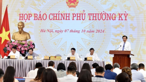 Thứ trưởng Bộ Kế hoạch và Đầu tư: Giữ vững mục tiêu tăng trưởng 7% cho cả năm 2024