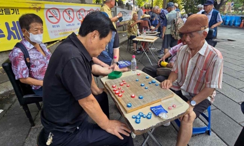 Dân số già nhanh, quỹ hưu trí quốc gia Hàn Quốc rơi vào khủng hoảng