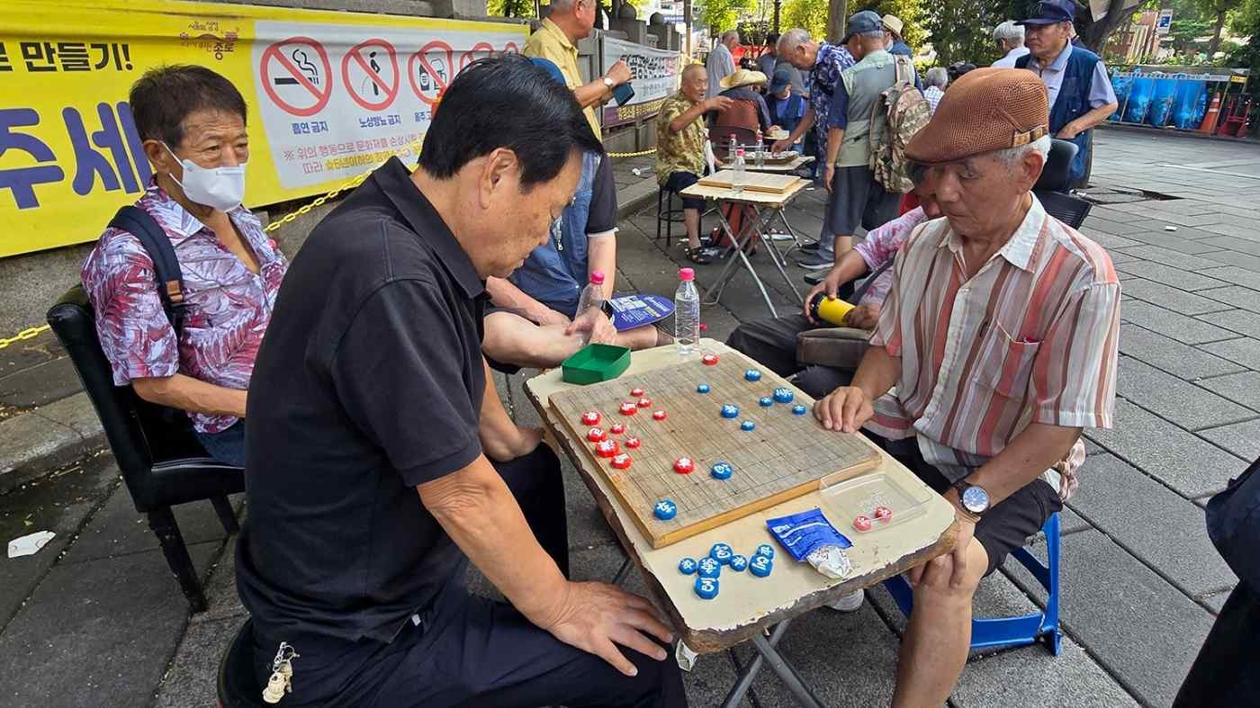 Theo các ước tính mới nhất, tới 2050, tỷ lệ người lao động/người về hưu tại Hàn Quốc sẽ là 1:1 - Ảnh: Reuters