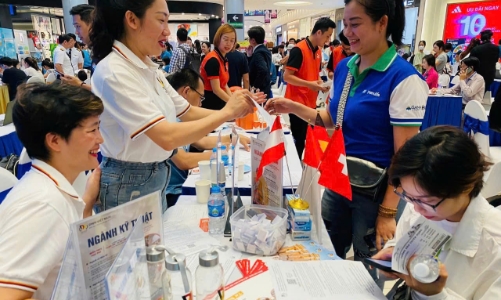 Nhiều doanh nghiệp tăng tuyển dụng lao động những tháng cuối năm