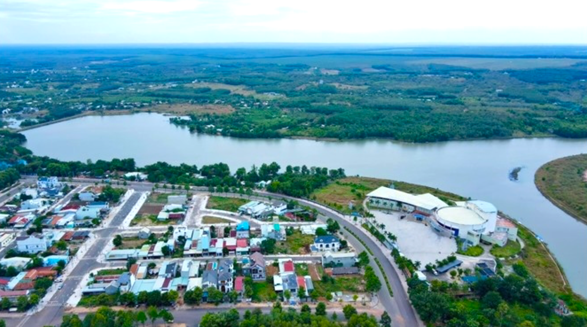 Hồ suối Cam tại TP. Đồng Xoài, tỉnh Bình Phước.