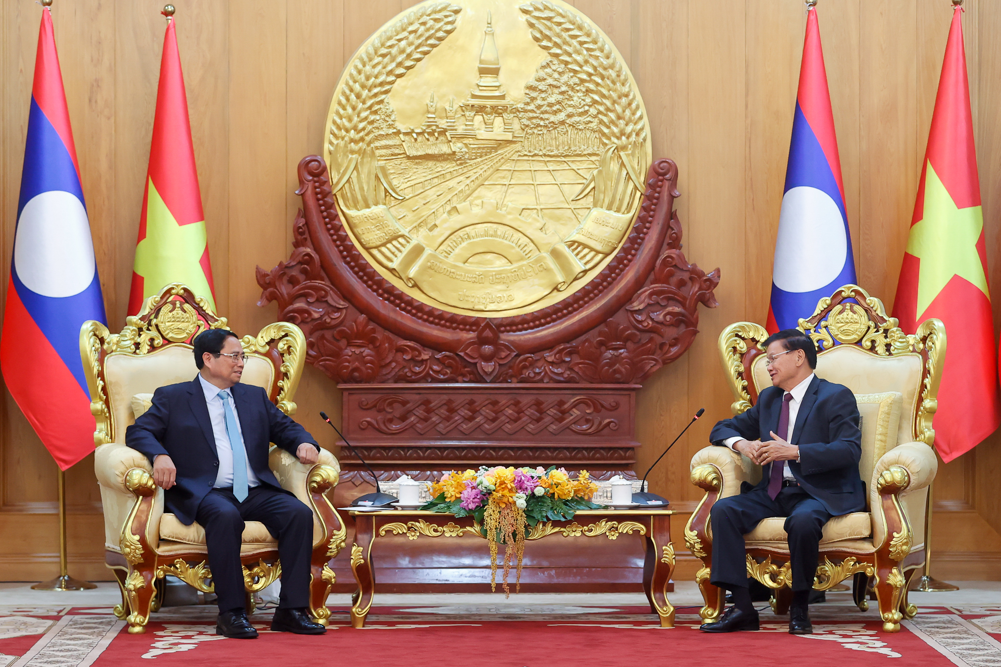 Tổng B&iacute; thư, Chủ tịch nước L&agrave;o b&agrave;y tỏ tr&acirc;n trọng sự gi&uacute;p đỡ qu&yacute; b&aacute;u cả về vật chất lẫn tinh thần của Việt Nam - Ảnh: VGP