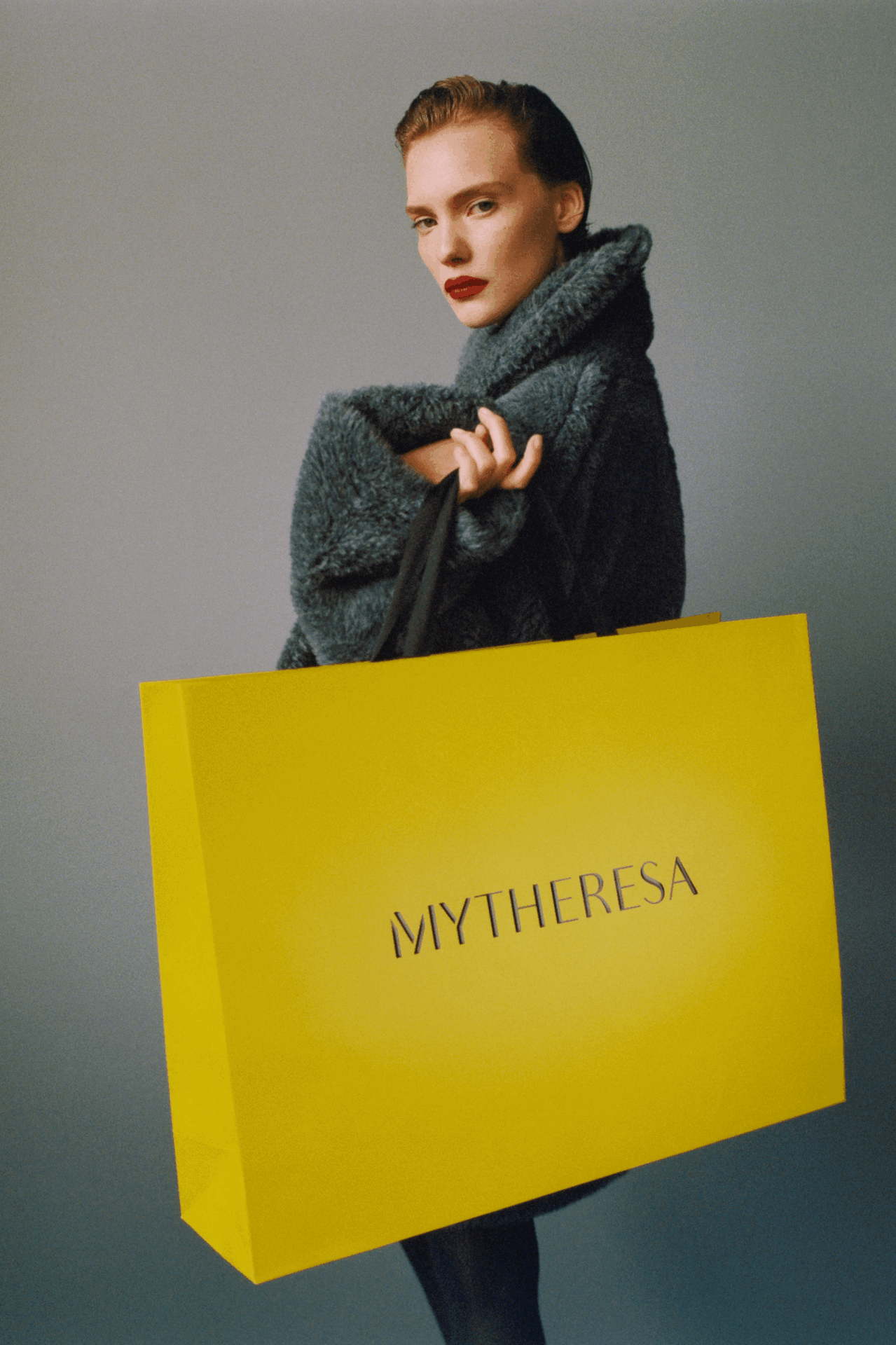 Giới siêu giàu chi tiêu trung bình từ 100.000 USD trở lên khi mua sắm tại Mytheresa trong vòng một năm qua.