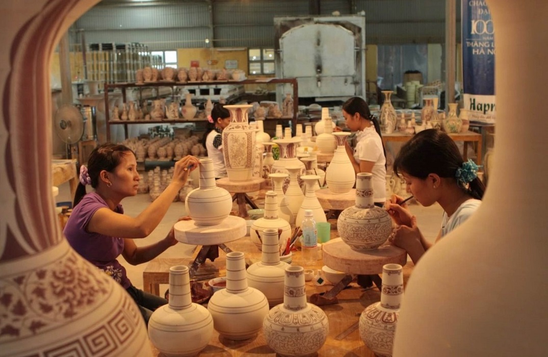 Hiện nay, Việt Nam có hơn 5.400 làng nghề và làng nghề truyền thống, với tổng doanh thu của các làng nghề này khoảng 75 nghìn tỷ đồng.