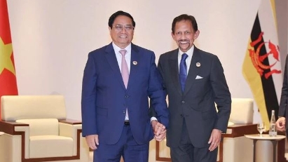 Prime Minister meets with Sultan of Brunei