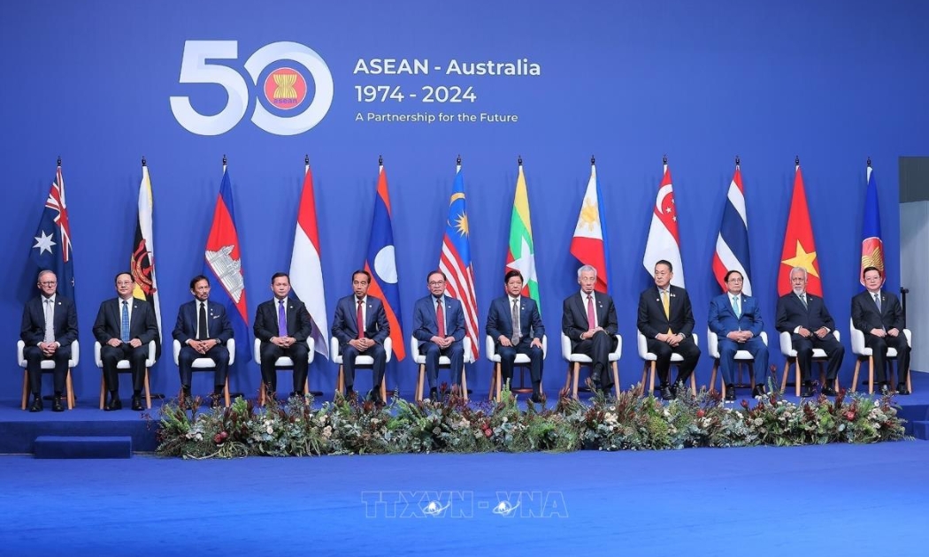 Thủ tướng Australia Anthony Albanese và Thủ tướng Phạm Minh Chính cùng các Trưởng đoàn và Tổng thư ký ASEAN Kao Kim Hourn tại Hội nghị Cấp cao ASEAN - Australia tháng 3/2024. Ảnh: TTXVN.
