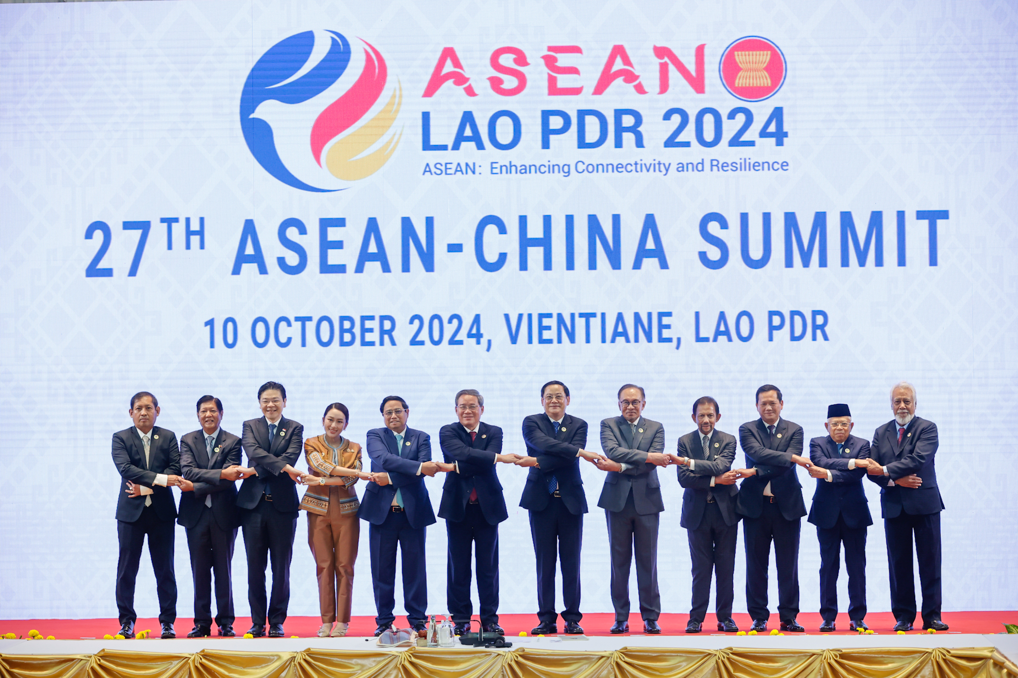 Lãnh đạo các nước ASEAN và Trung Quốc tại Hội nghị Cấp cao ASEAN -Trung Quốc lần thứ 27 - Ảnh: VGP