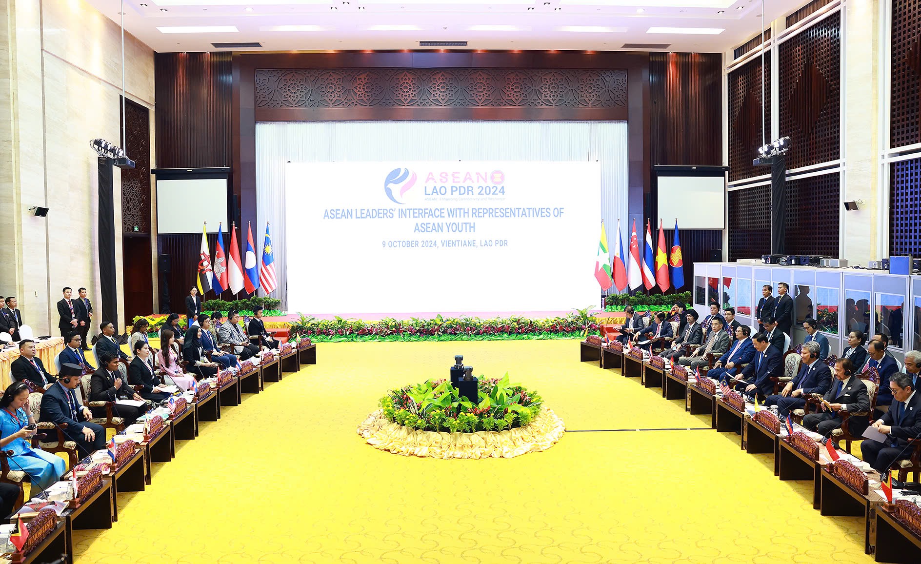 Các đại diện thanh niên ASEAN bày tỏ mong muốn được tham gia và đóng góp cho tiến trình xây dựng Cộng đồng, nuôi dưỡng và phát huy tinh thần trách nhiệm công dân trong giới trẻ - Ảnh: VGP