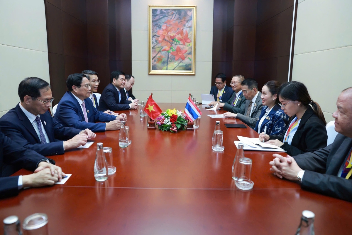 Hai nh&agrave; l&atilde;nh đạo nhất tr&iacute; cần tăng cường hợp t&aacute;c, giữ vững đo&agrave;n kết, thống nhất trong ASEAN; ph&aacute;t huy vai tr&ograve; trung t&acirc;m của ASEAN trong c&aacute;c vấn đề quốc tế v&agrave; khu vực. Ảnh: VGP.