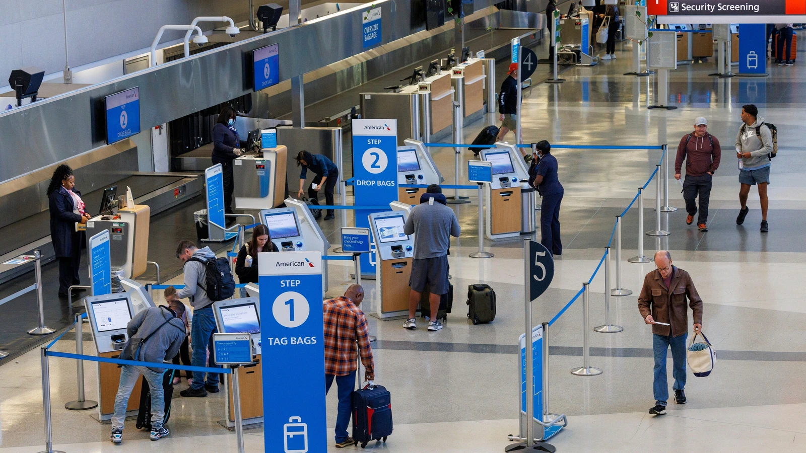 Nhiều s&acirc;n bay ở Florida cũng đ&atilde;&nbsp;đ&oacute;ng cửa&nbsp;hoặc sẽ đ&oacute;ng cửa trước khi b&atilde;o Milton đổ bộ.