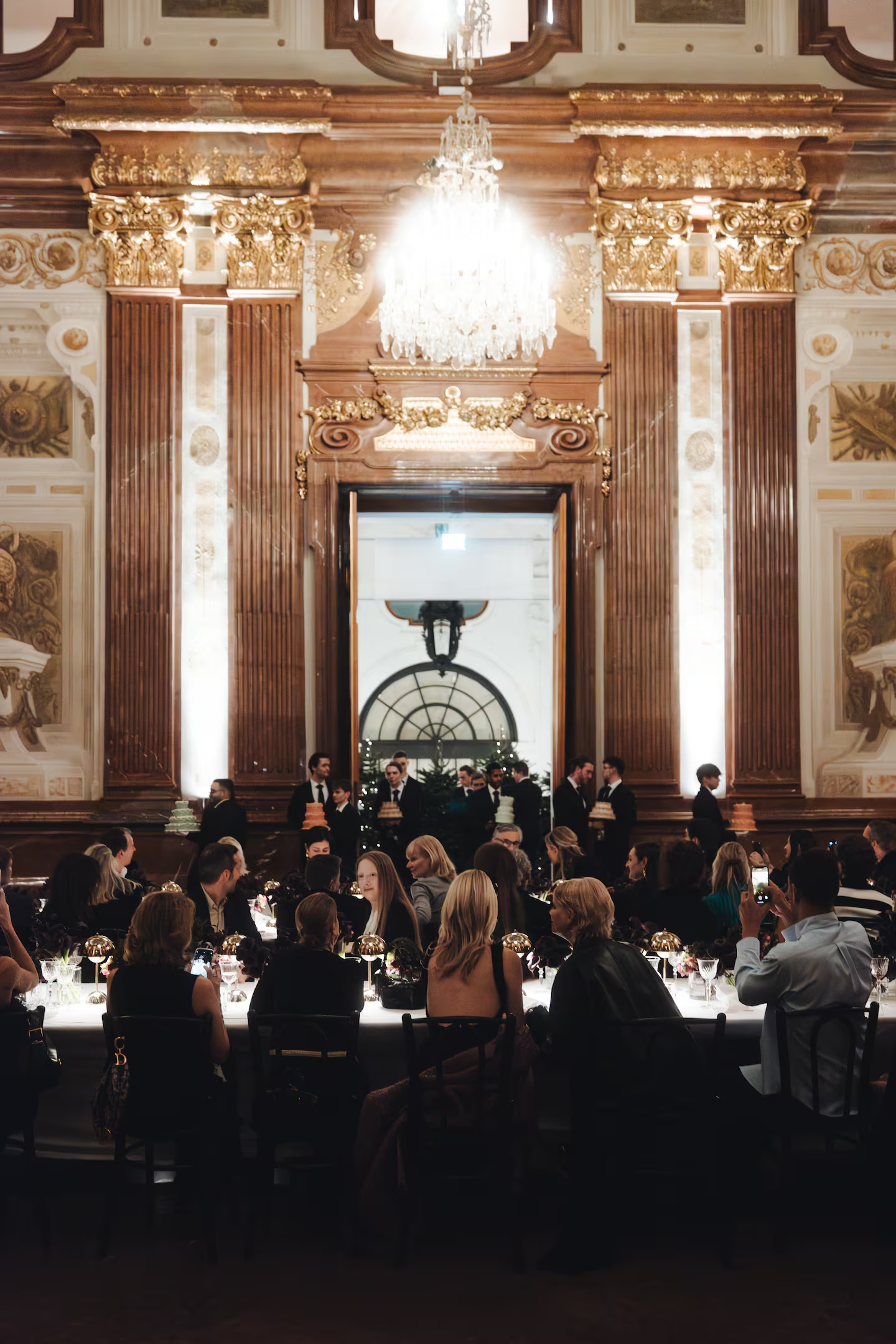 Những người gi&agrave;u nhất chỉ chiếm 0,1% số người mua sắm miễn thuế, nhưng chiếm 13% chi ti&ecirc;u mua sắm miễn thuế.