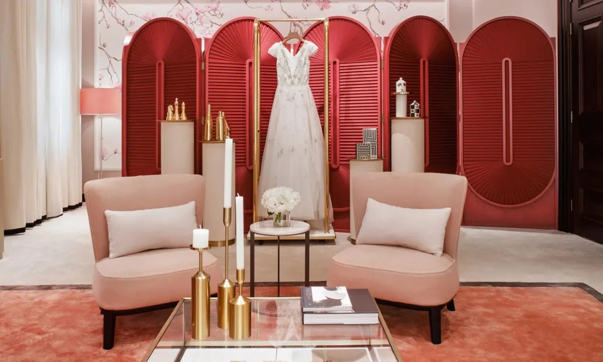 C&aacute;c chiến dịch truyền th&ocirc;ng hướng tới kh&aacute;ch h&agrave;ng si&ecirc;u sang cũng phải thận trọng v&agrave; lặng lẽ hơn.