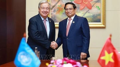 PM meets UN Secretary-General on sidelines of ASEAN summits in Laos