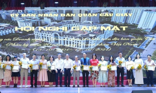 Quận Cầu Giấy khen thưởng 250 doanh nghiệp 