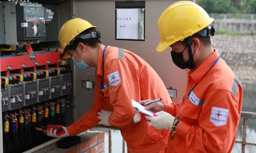 Giá điện tăng thêm 4,8%, vượt mức 2.103 đồng/kWh