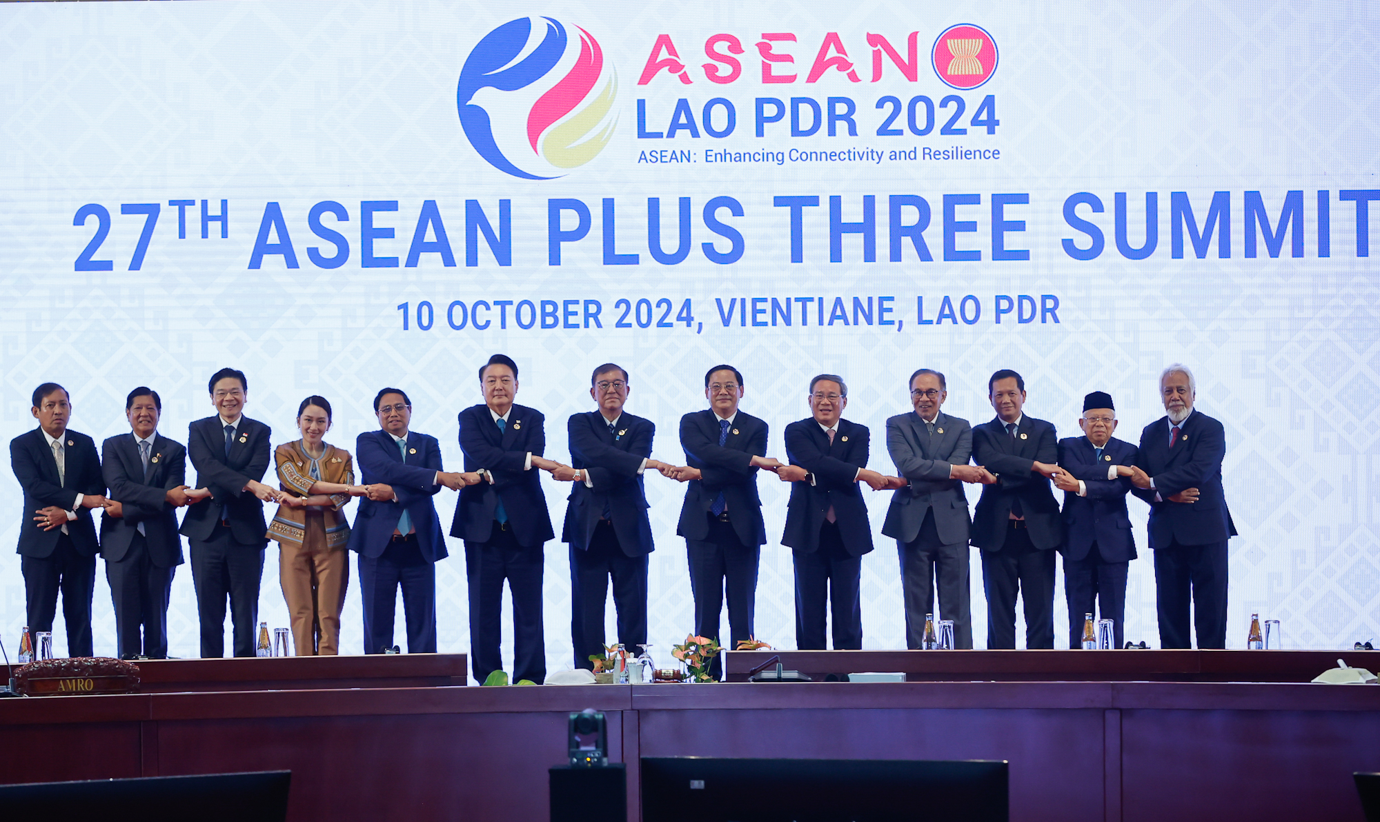 Các lãnh đạo ASEAN và 3 nước Trung Quốc, Nhật Bản, Hàn Quốc dự Hội nghị Cấp cao ASEAN 3 - Ảnh: VGP