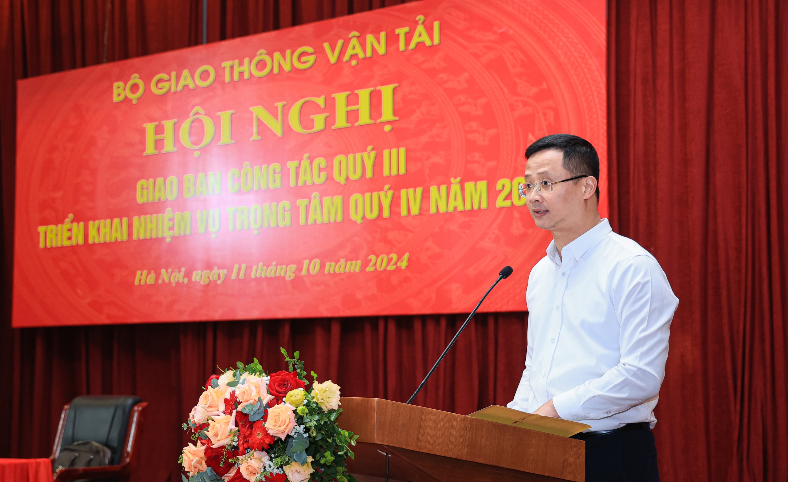 Ông Uông Việt Dũng, Chánh Văn phòng Bộ Giao thông Vận tải, phát biểu tại cuộc họp. Ảnh: Báo Giao thông