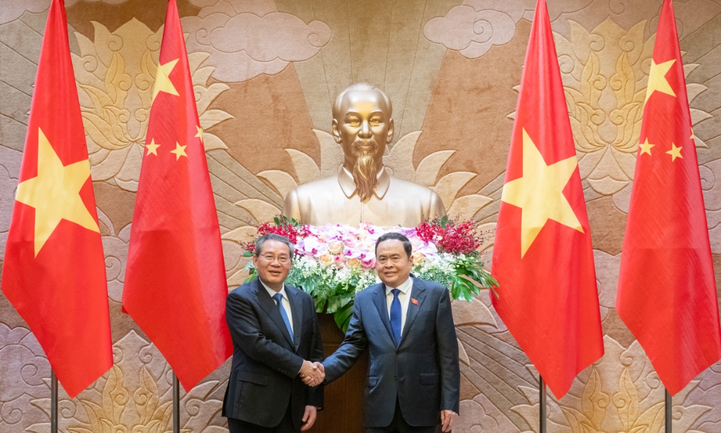 Chủ tịch Quốc hội Trần Thanh Mẫn và Thủ tướng Quốc vụ viện Trung Quốc Lý Cường - Ảnh: Quochoi.vn