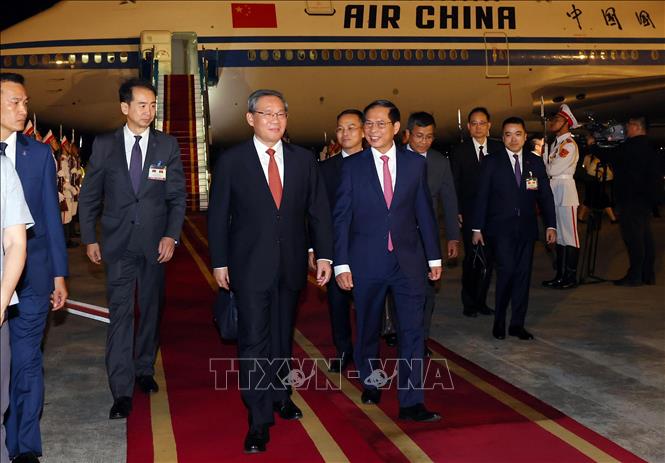 Chuyến thăm của Thủ tướng Lý Cường là chuyến thăm Việt Nam lần đầu tiên sau 11 năm của Thủ tướng Quốc vụ viện Trung Quốc, cũng là chuyến thăm Việt Nam đầu tiên của ông Lý Cường trên cương vị Thủ tướng Quốc vụ viện - Ảnh: TTXVN