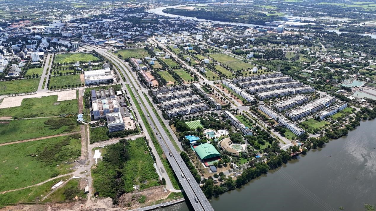 Khu đô thị La Villa Green City tại thành phố Tân An - ven sông Vàm Cỏ Tây. Ảnh: Trần Anh Group.