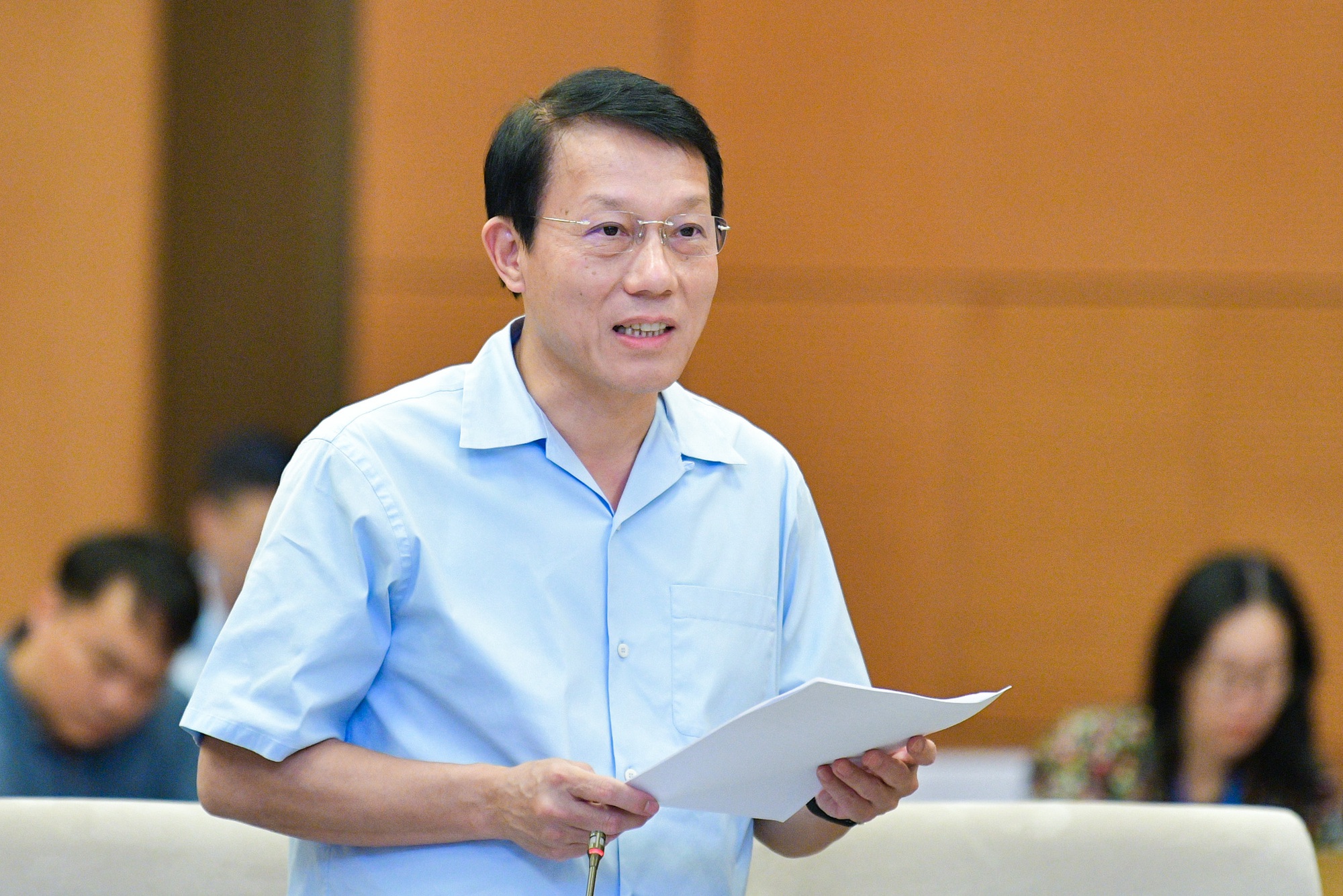 Bộ trưởng Bộ Công an Lương Tam Quang phát biểu tại phiên họp về dự án Luật Dữ liệu.