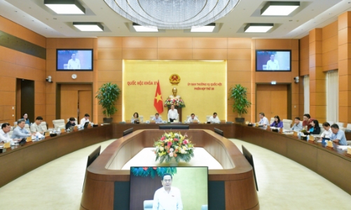 Kỳ họp Quốc hội thứ 8: Đổi mới tư duy xây dựng pháp luật