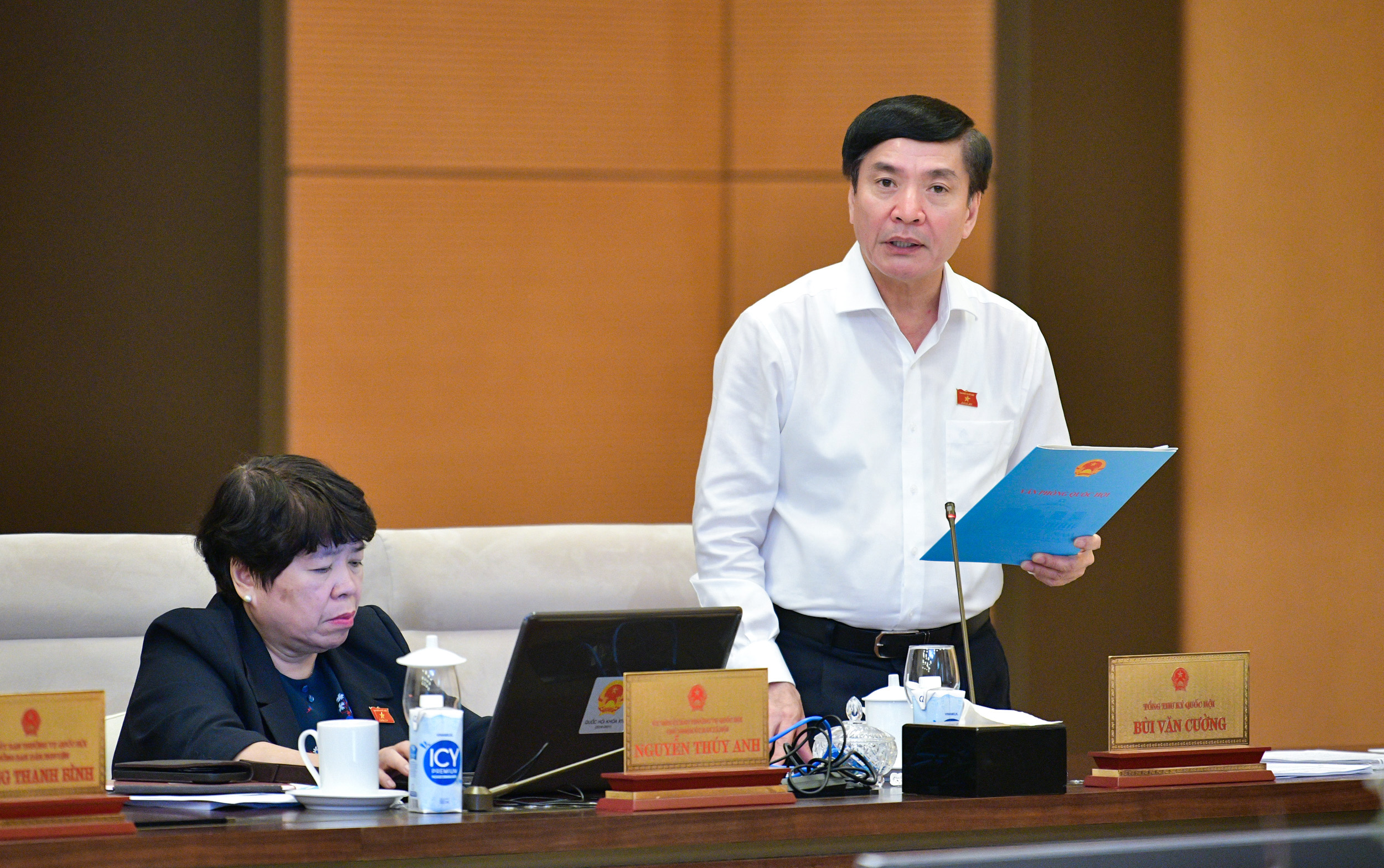 Tổng Thư k&yacute; Quốc hội, Chủ nhiệm Văn ph&ograve;ng Quốc hội B&ugrave;i Văn Cường b&aacute;o c&aacute;o t&oacute;m tắt chuẩn bị Kỳ họp thứ 8, Quốc hội kh&oacute;a XV.